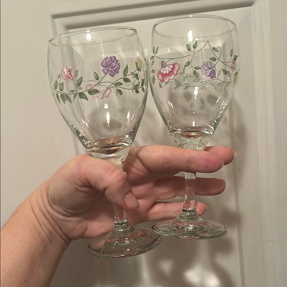2 JOHNSON BROTHERS SUMMER CHINTZ 12 OUNCE GOBLETS MADE IN USA Wine Glass Set